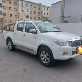 Toyota Hilux 2014