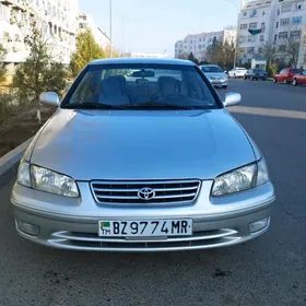 Toyota Camry 2001