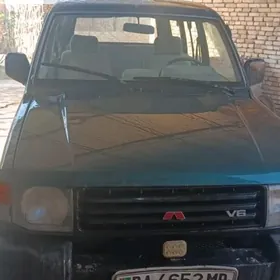 Mitsubishi Pajero 1996