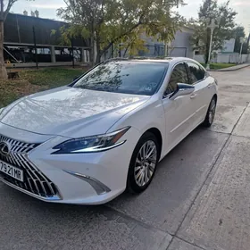 Lexus ES 350 2022