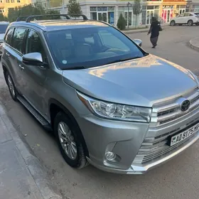 Toyota Highlander 2018