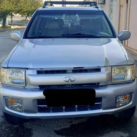 Infiniti QX4 2003