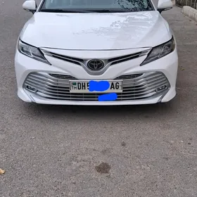 Toyota Camry 2019