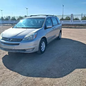 Toyota Sienna 2004