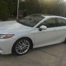 Toyota Camry 2017