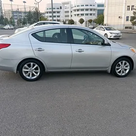 Nissan Versa 2013