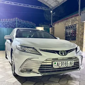 Toyota Camry 2021