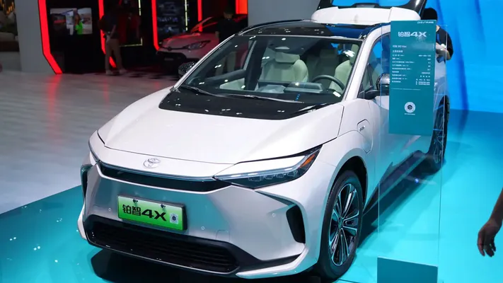 GAC-Toyota показало в Гуанчжоу целую россыпь новых автомобилей с китайской спецификацией