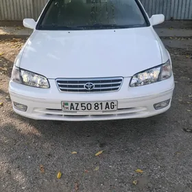 Toyota Camry 2000