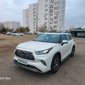 Toyota Highlander 2021