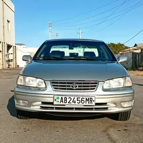 Toyota Camry 2000