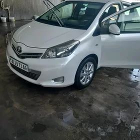 Toyota Yaris 2013