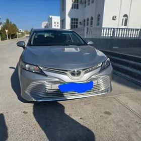 Toyota Camry 2018