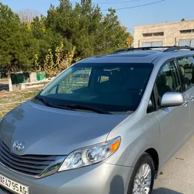 Toyota Sienna 2015