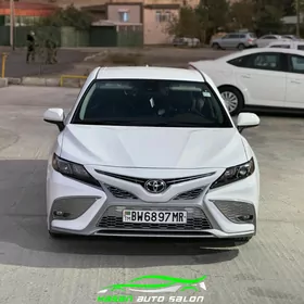 Toyota Camry 2021