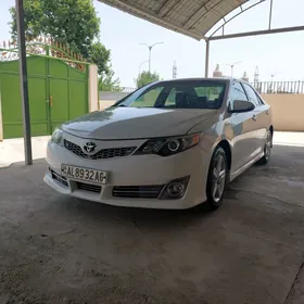 Toyota Camry 2014