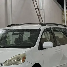 Toyota Sienna 2004