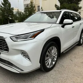 Toyota Highlander 2021