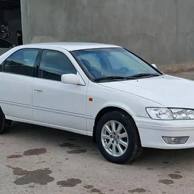 Toyota Camry 2000