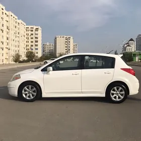 Nissan Versa 2012