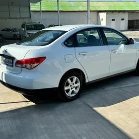 Nissan Almera 2015