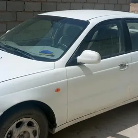 Daewoo Leganza 1998