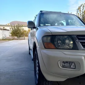 Mitsubishi Pajero 2002