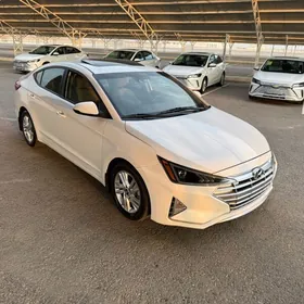 Hyundai Elantra 2020