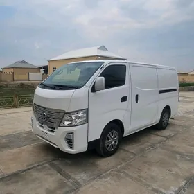 Nissan Urvan 2022