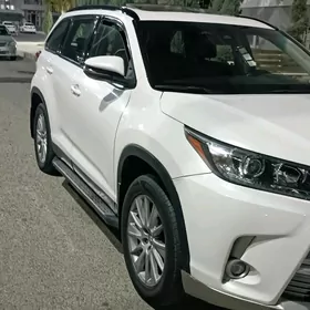 Toyota Highlander 2019