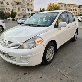 Nissan Versa 2010