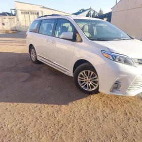 Toyota Sienna 2015