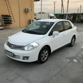 Nissan Versa 2011