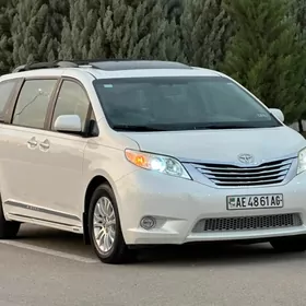 Toyota Sienna 2016