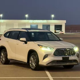 Toyota Highlander 2021