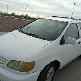 Toyota Sienna 2002