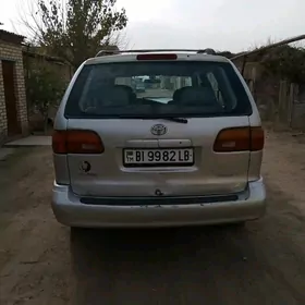 Toyota Sienna 2000