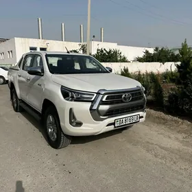 Toyota Hilux 2022