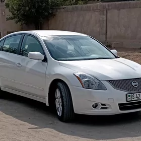 Nissan Altima 2011