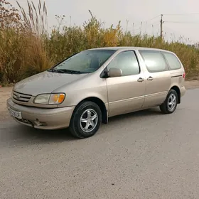 Toyota Sienna 2002