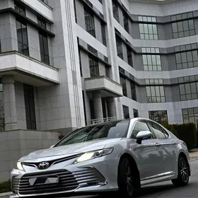 Toyota Camry 2021