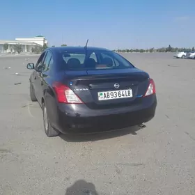 Nissan Versa 2012