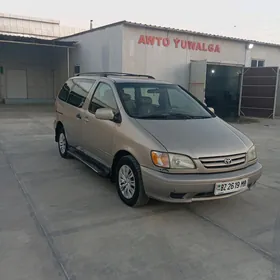 Toyota Sienna 2002