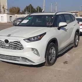 Toyota Highlander 2021