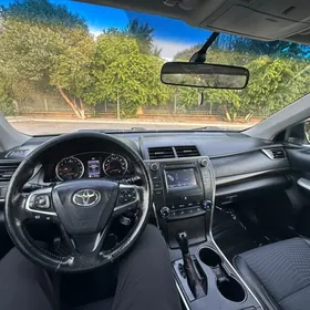 Toyota Camry 2017