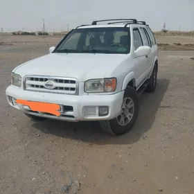 Nissan Pathfinder 2000