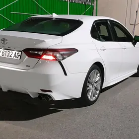 Toyota Camry 2021