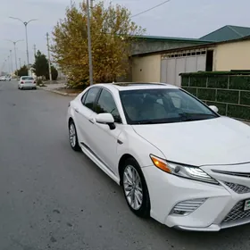 Toyota Camry 2018