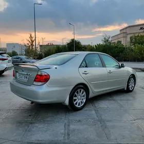 Toyota Camry 2004