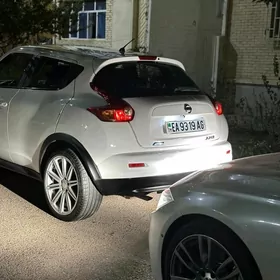 Nissan JUKE 2013